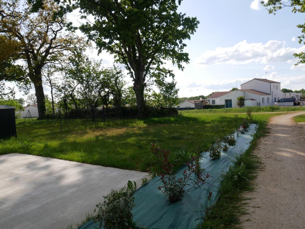 Studio Lumineux Avec Terrasse Ла-Рош-сюр-Йон Экстерьер фото